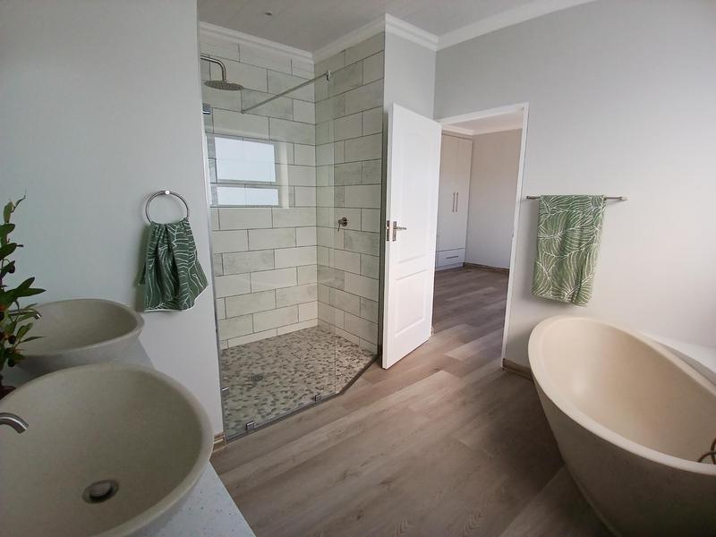 3 Bedroom Property for Sale in Stilbaai Wes Western Cape